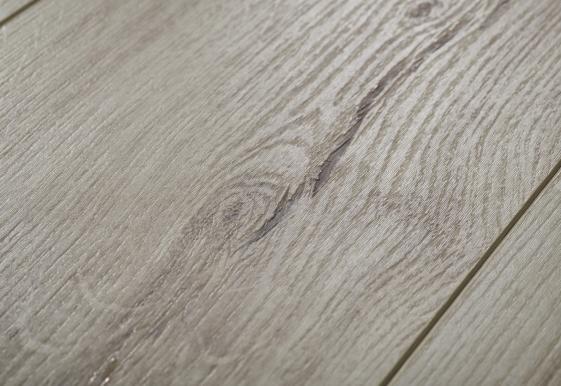 De Chateau-collectie beschikt over een Loc-systeem dat toelaat om laminaat in visgraatpatroon te leggen